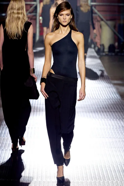Look 8